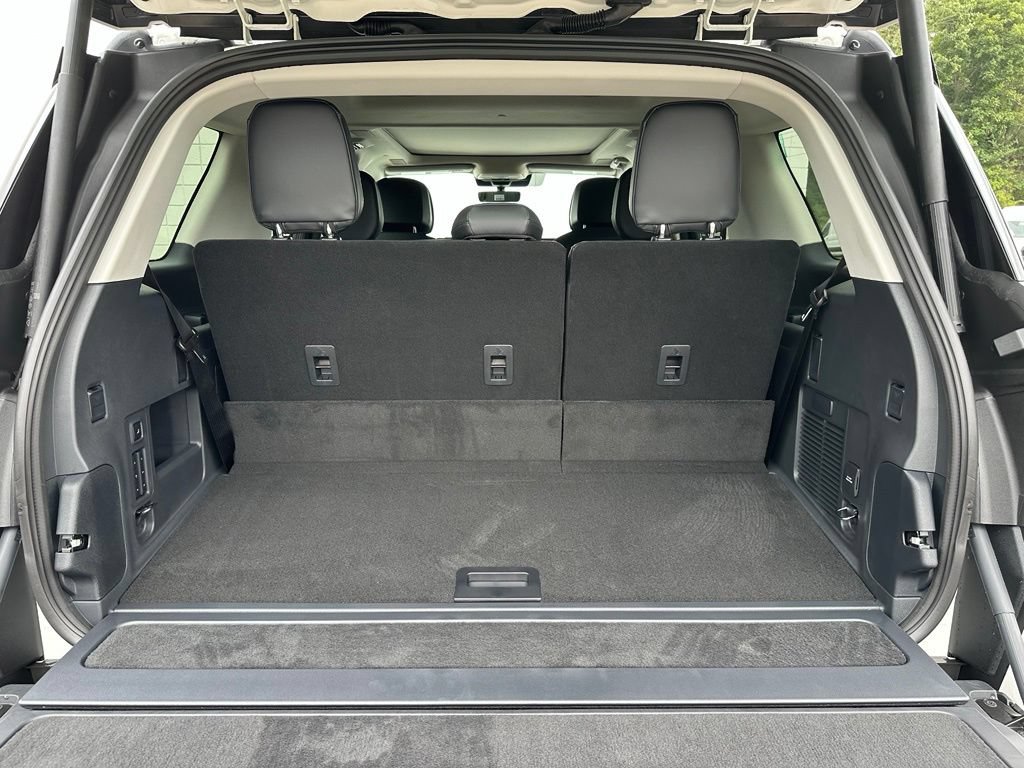 New 2027 Lincoln Navigator Reserve AWD/4WD image 25