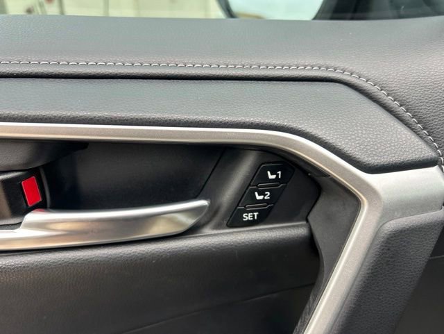Used 2022 Toyota RAV4 Limited w/ Limited Grade Weather Package AWD/4WD image 15