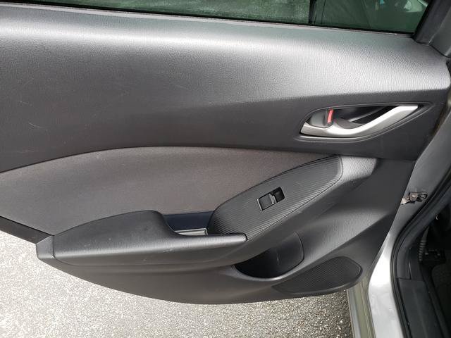 Used 2016 MAZDA MAZDA3 i Sport FWD image 12