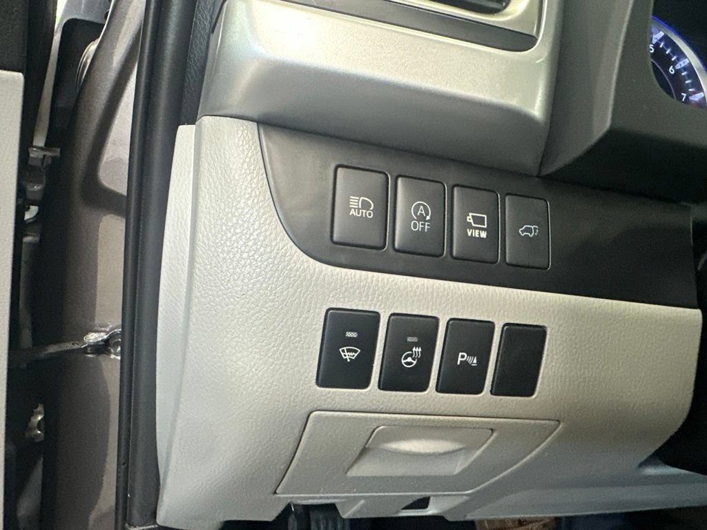 Used 2019 Toyota Highlander Limited Platinum w/ Carpet Mat Package (TMS) AWD/4WD image 21