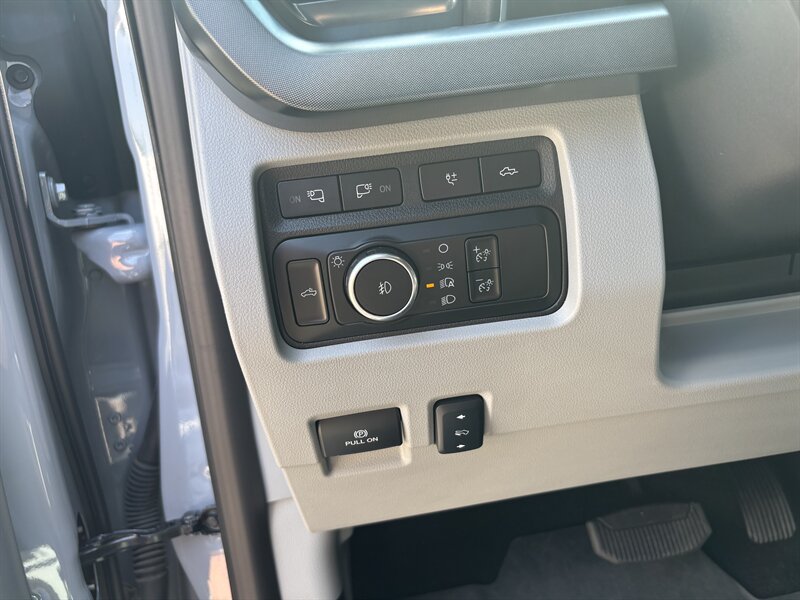Used 2024 Ford F250 Limited AWD/4WD image 23