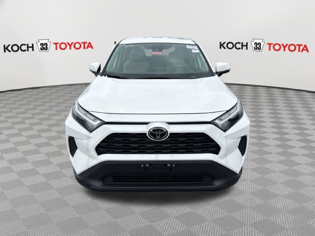 Used 2025 Toyota RAV4 LE AWD/4WD image 2