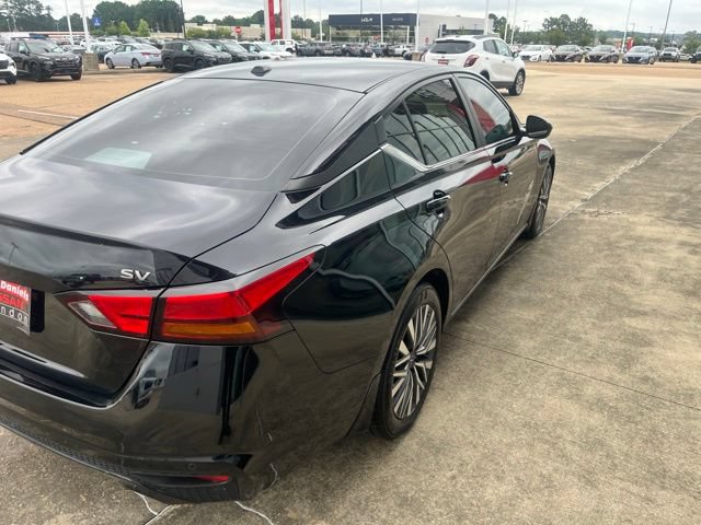 Used 2024 Nissan Altima 2.5 SV w/ SV Premium Package FWD image 4