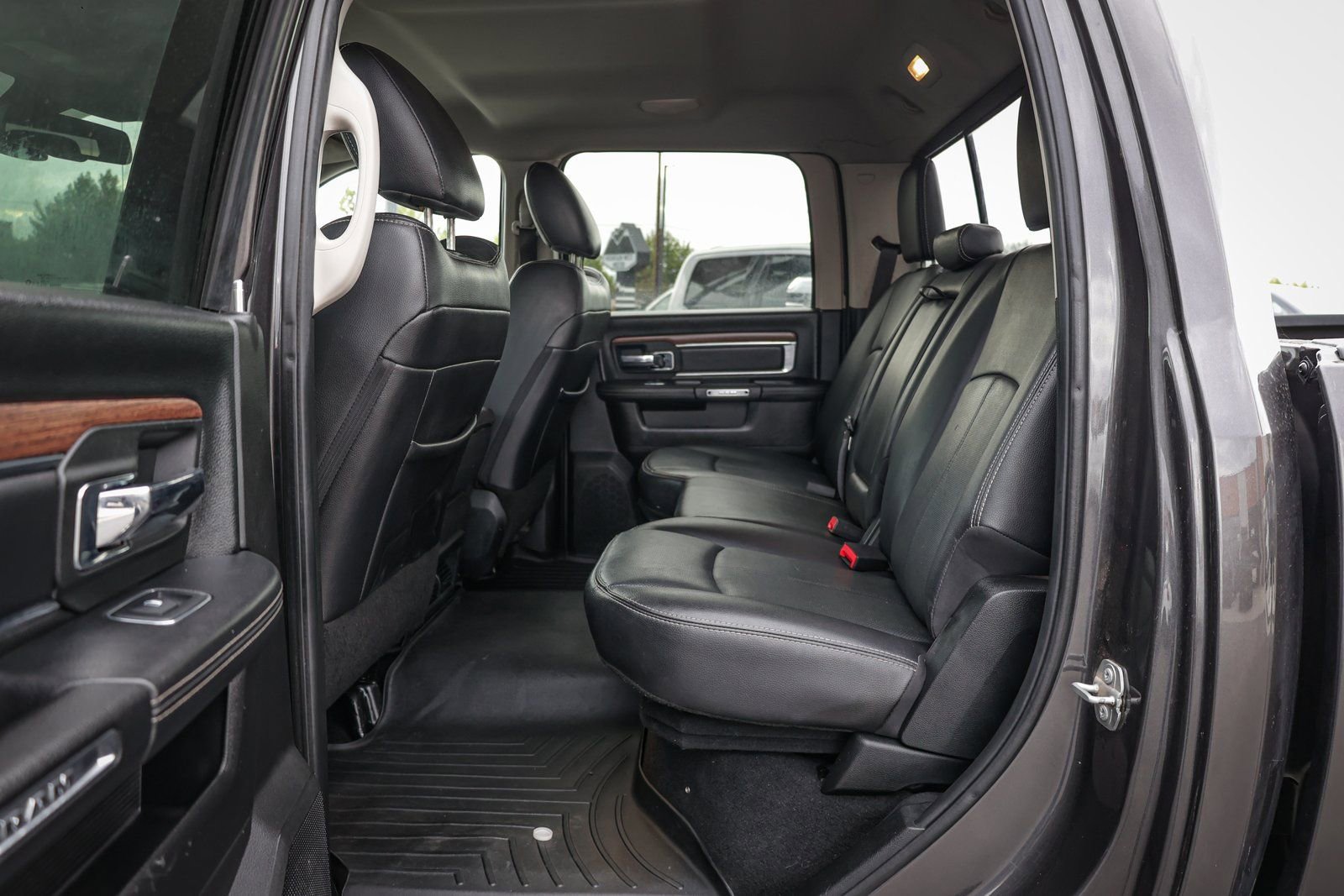 Used 2018 RAM 3500 Laramie w/ Protection Group image 22