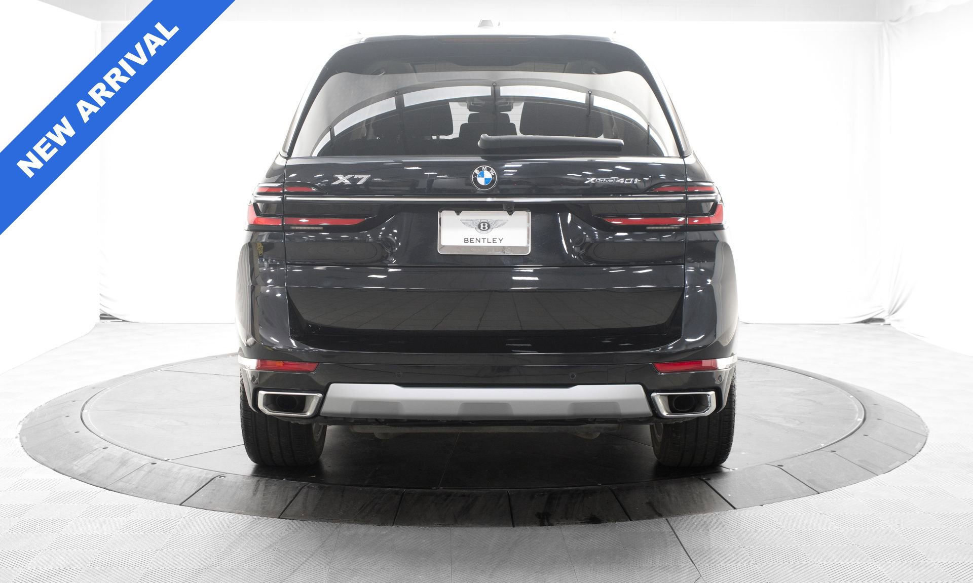Used 2026 BMW X7 xDrive40i w/ Premium Package AWD/4WD image 4