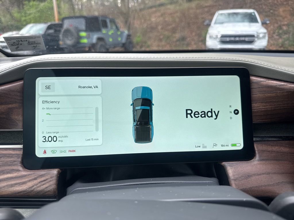 Used 2022 Rivian R1T Adventure image 10