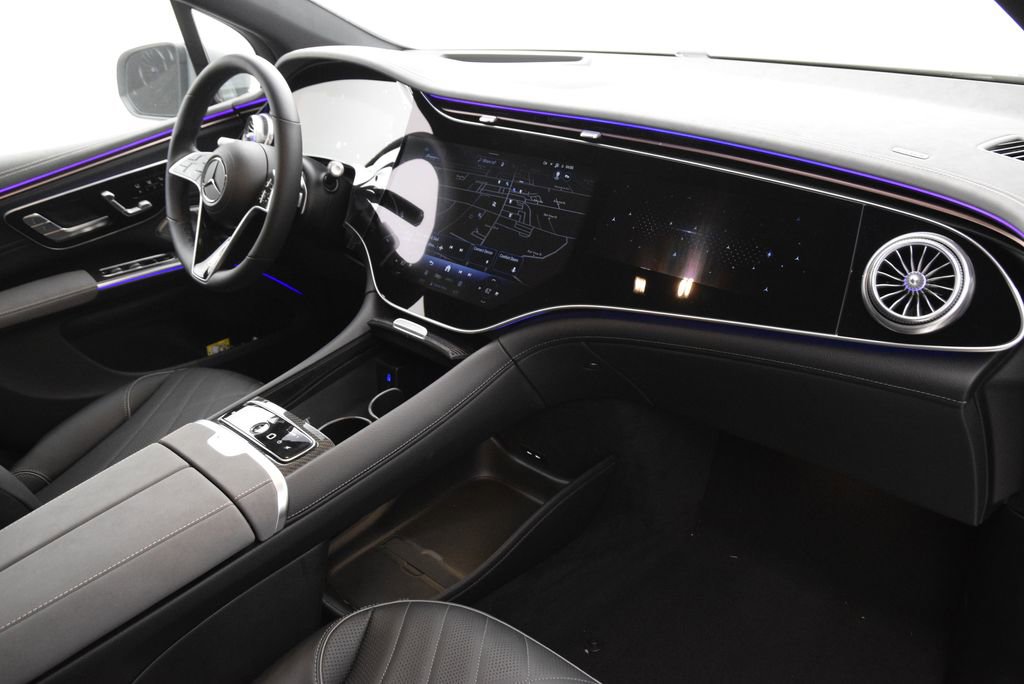 New 2026 Mercedes-Benz EQS 550 4MATIC SUV image 13
