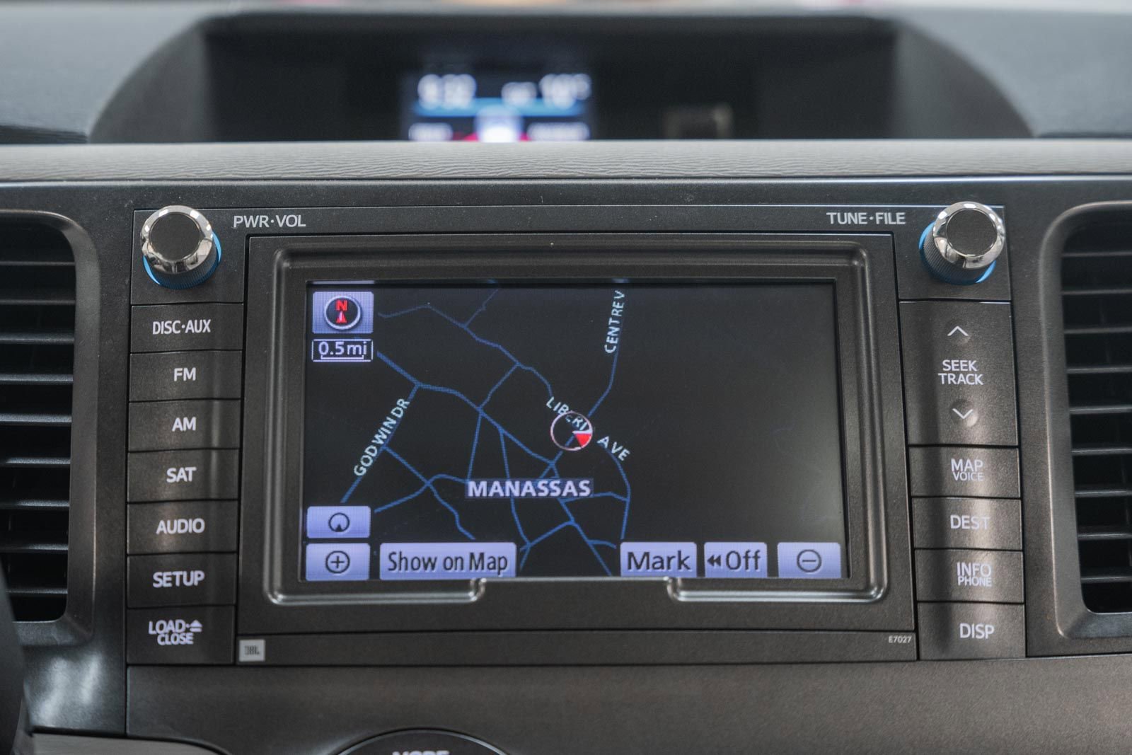 Used 2011 Toyota Sienna Limited w/ Premium Pkg image 29