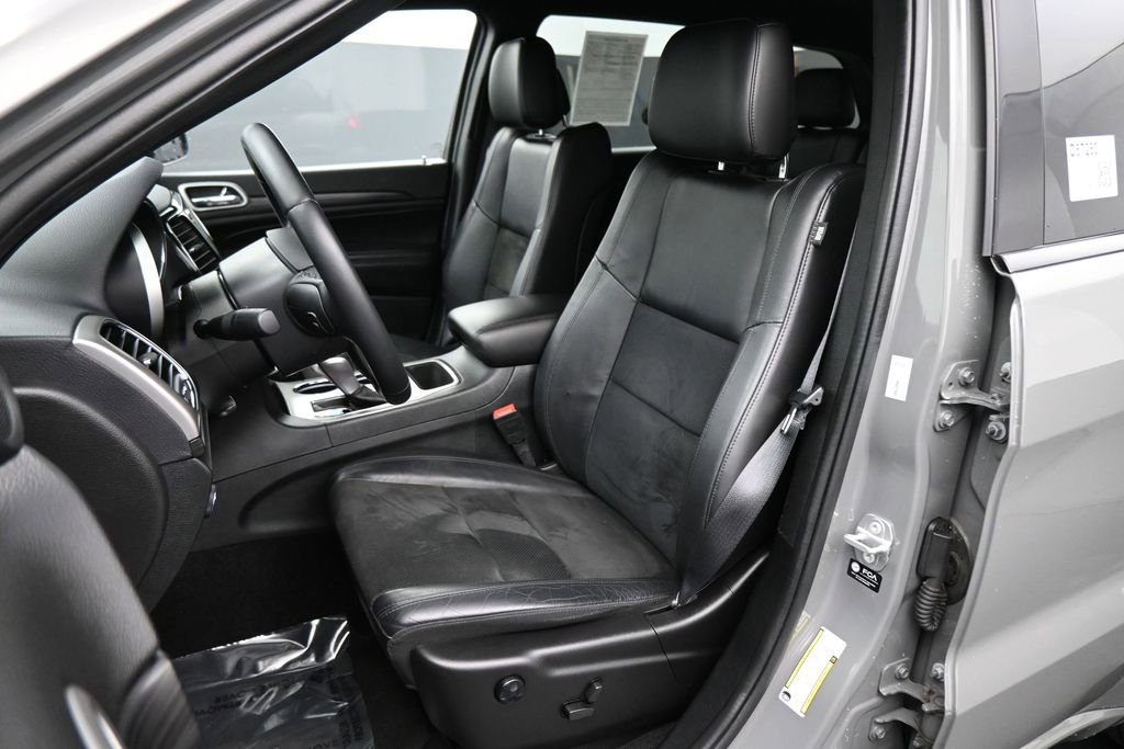 Used 2022 Jeep Grand Cherokee Laredo X RWD image 16