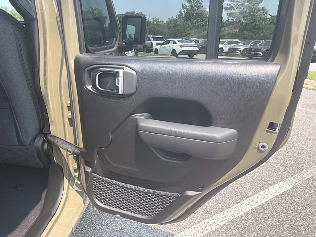 New 2026 Jeep Gladiator Sport AWD/4WD image 22