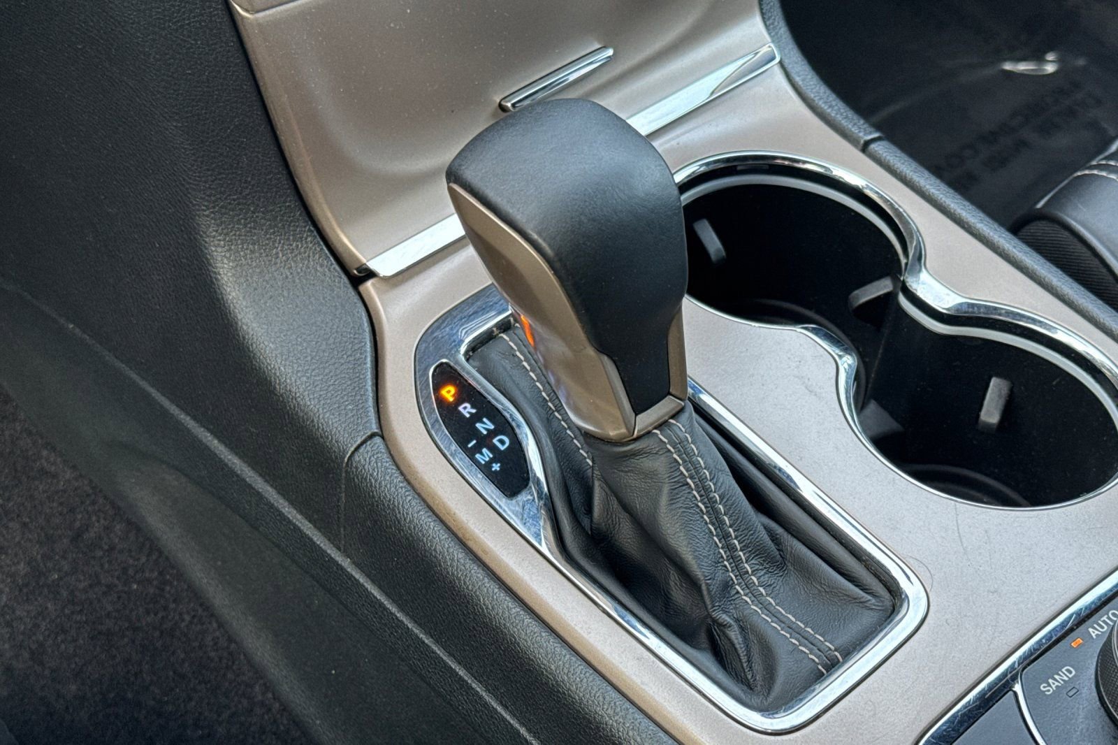 Used 2017 Jeep Grand Cherokee Overland image 24