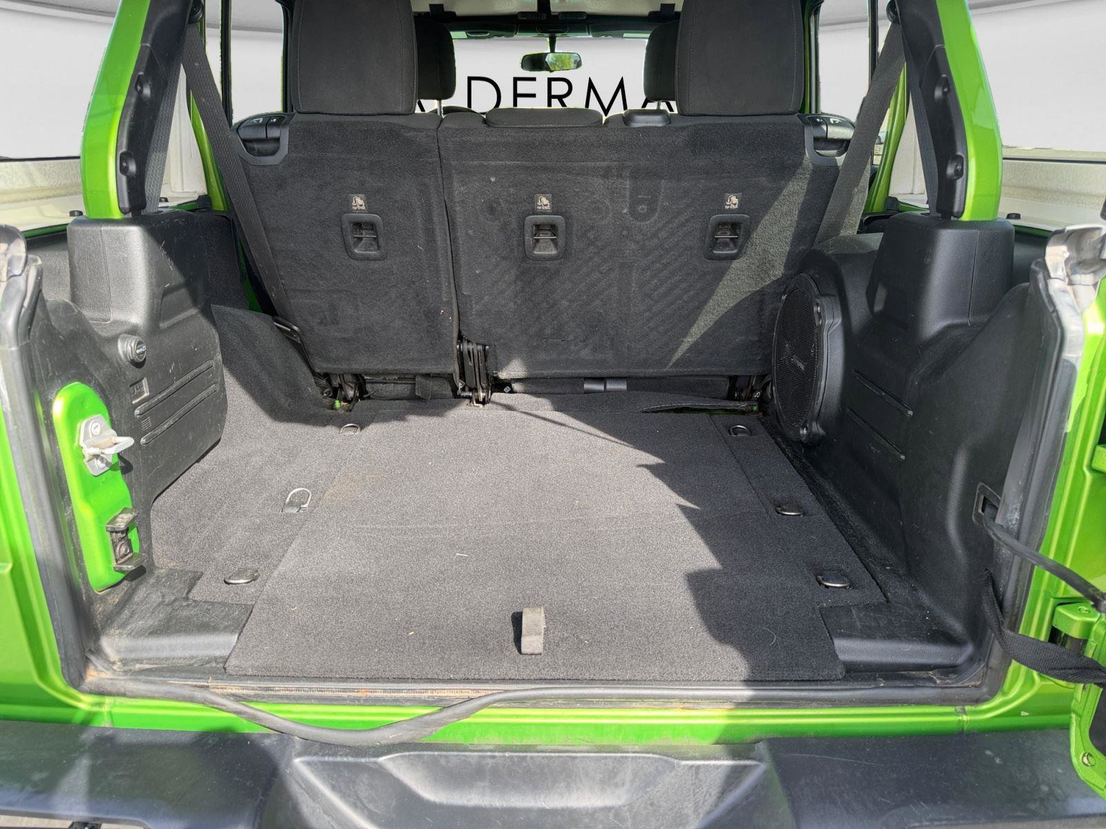 Used 2018 Jeep Wrangler Unlimited Sahara w/ Dual Top Group image 19