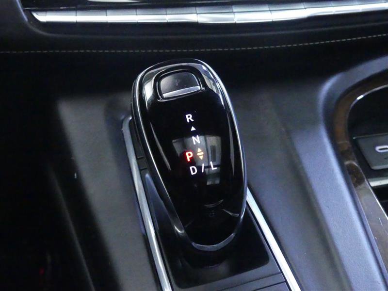 Used 2021 Cadillac Escalade Premium Luxury Platinum image 19