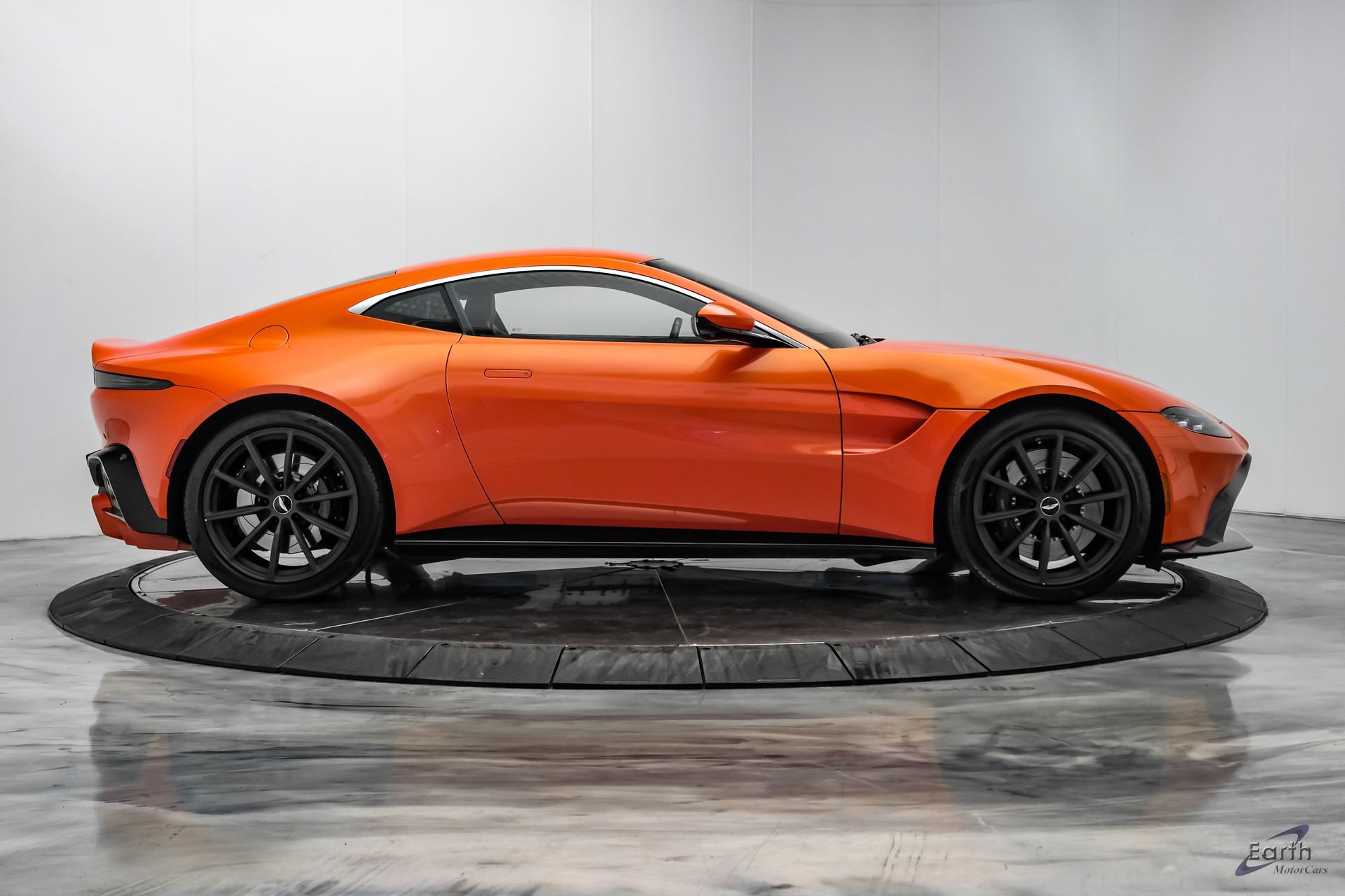 Used 2020 Aston Martin V8 Vantage Coupe RWD image 24