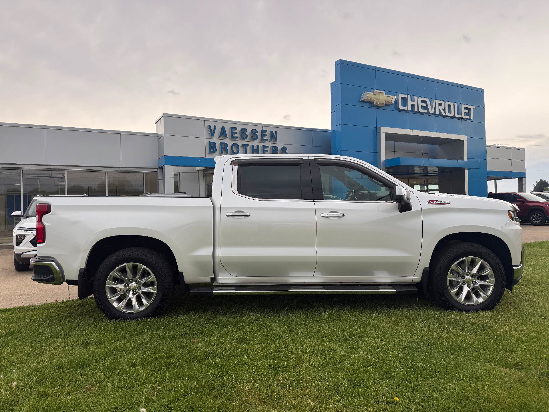 Used 2022 Chevrolet Silverado 1500 LTZ AWD/4WD image 8