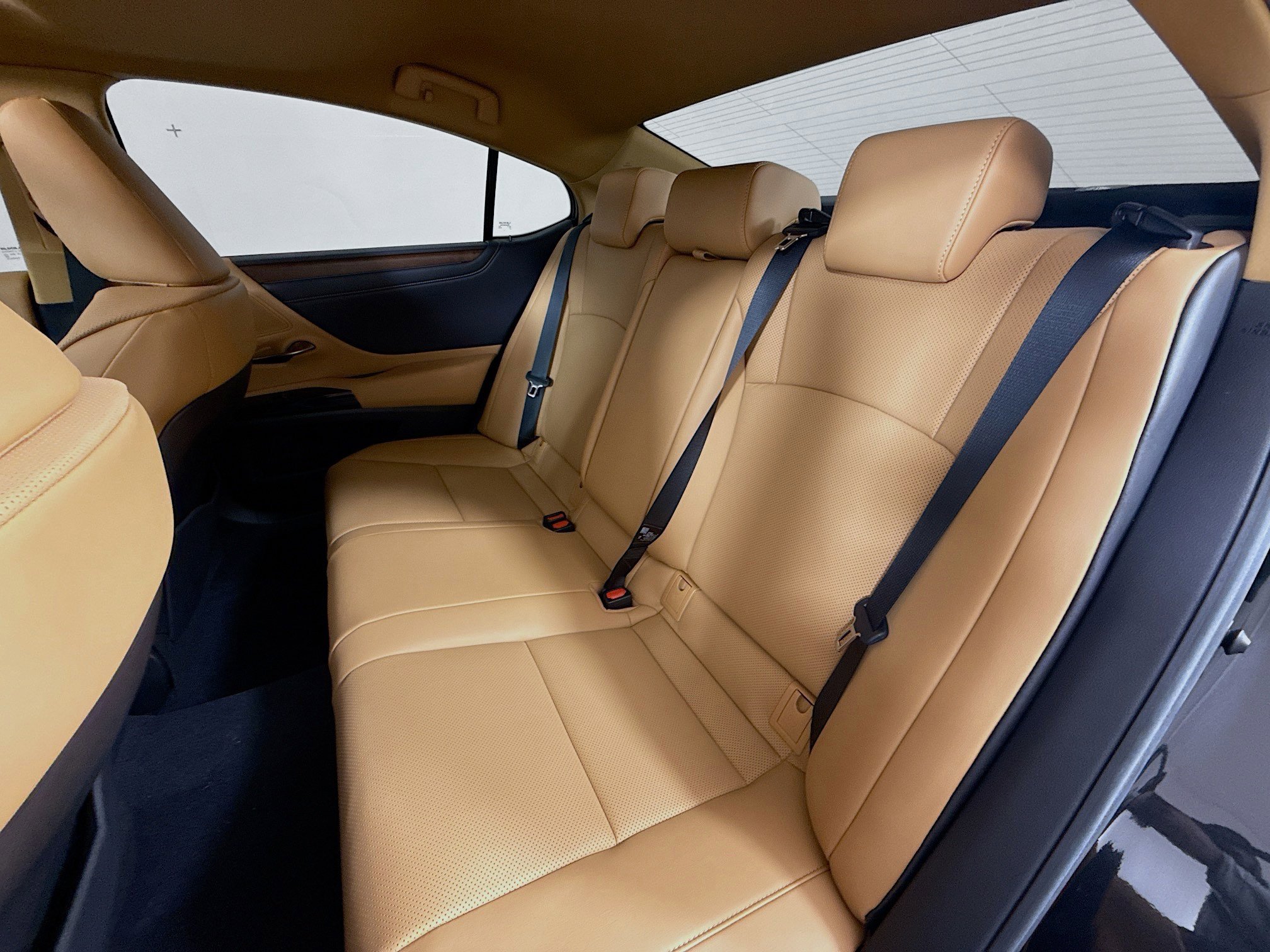 Used 2025 Lexus ES 300h w/ Premium Package image 23