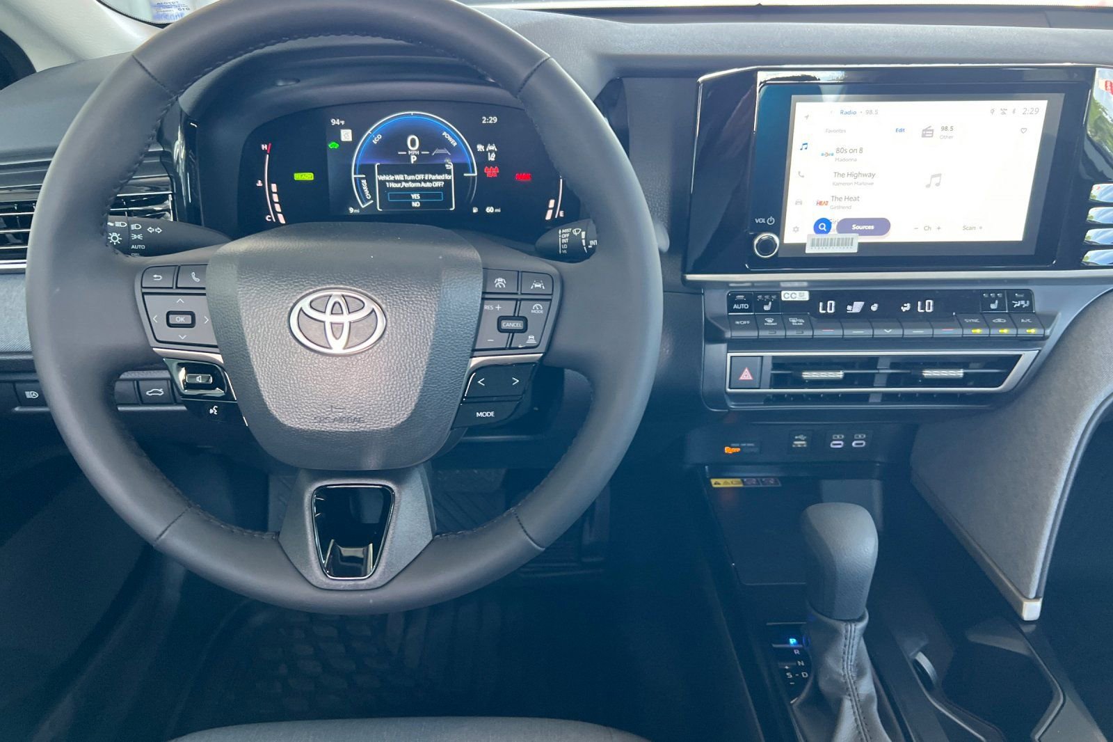 Used 2025 Toyota Camry Hybrid AWD/4WD image 11