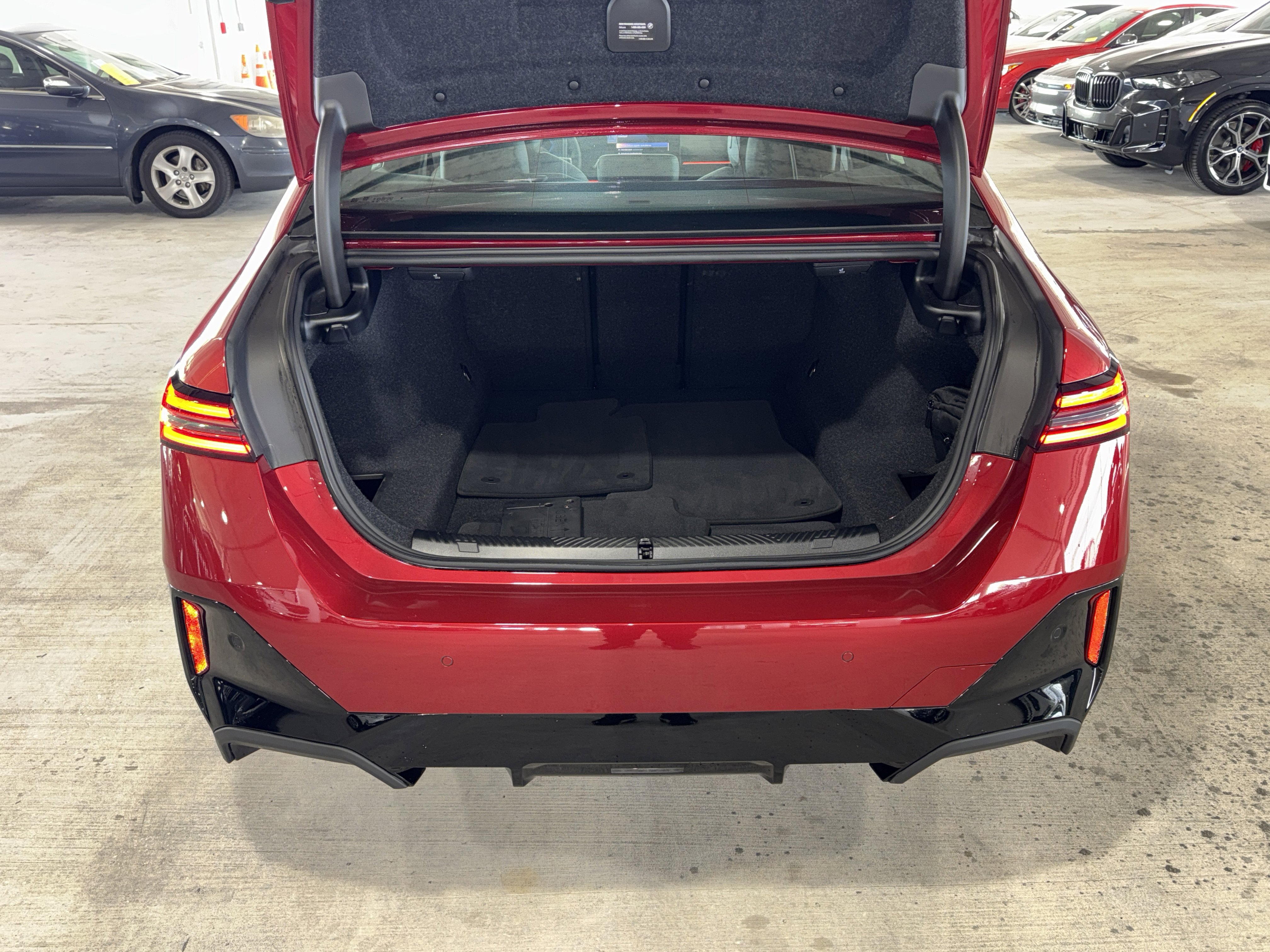 Used 2025 BMW 530i w/ M Sport Package image 13