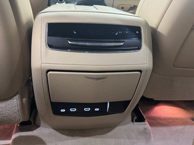 Used 2021 Cadillac Escalade Premium Luxury w/ Performance Package AWD/4WD image 20