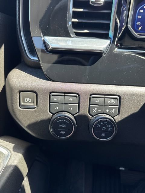 Used 2024 Chevrolet Silverado 2500 LTZ AWD/4WD image 17