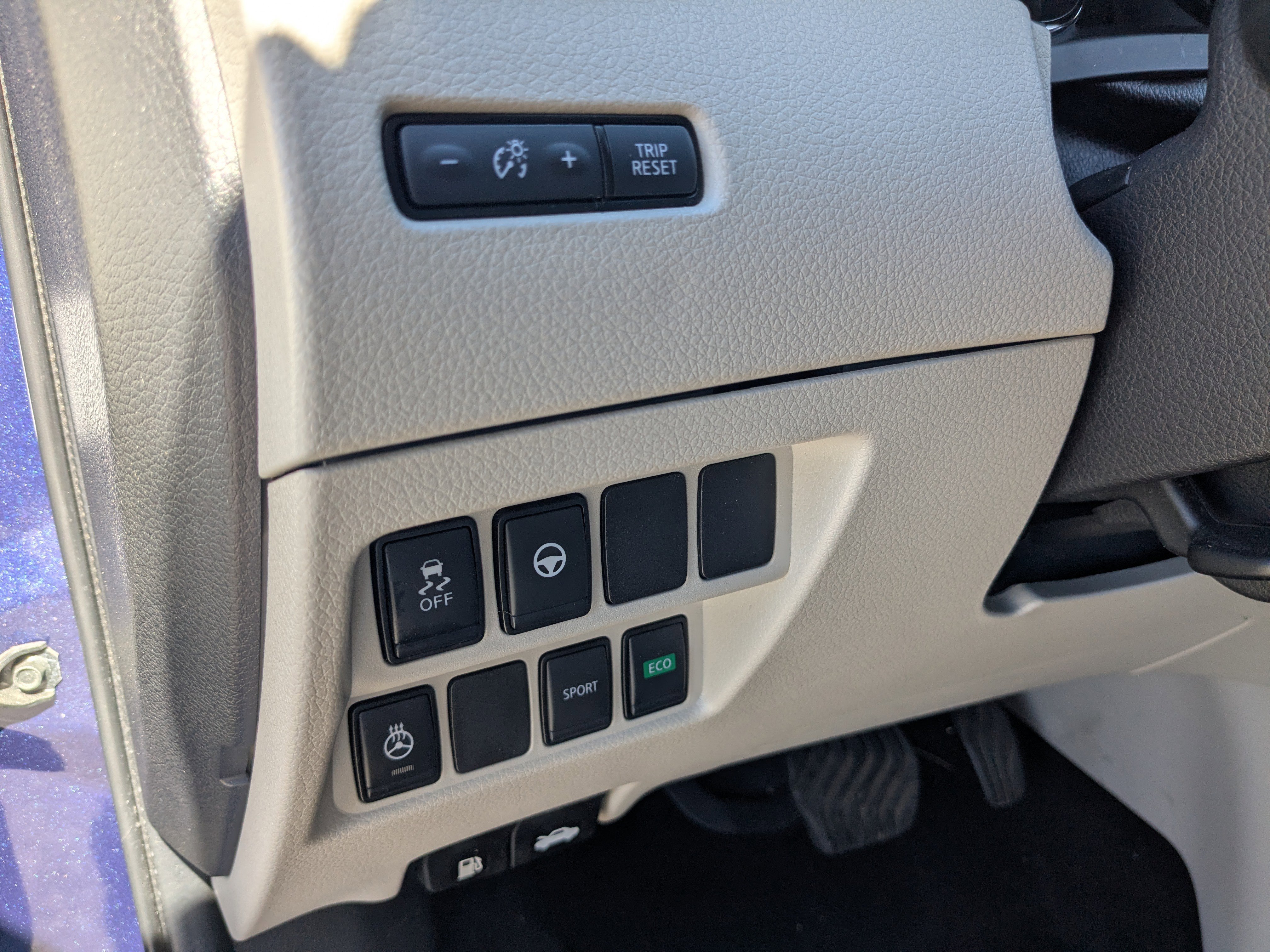 Used 2022 Nissan Rogue Sport SL w/ Premium Package image 33