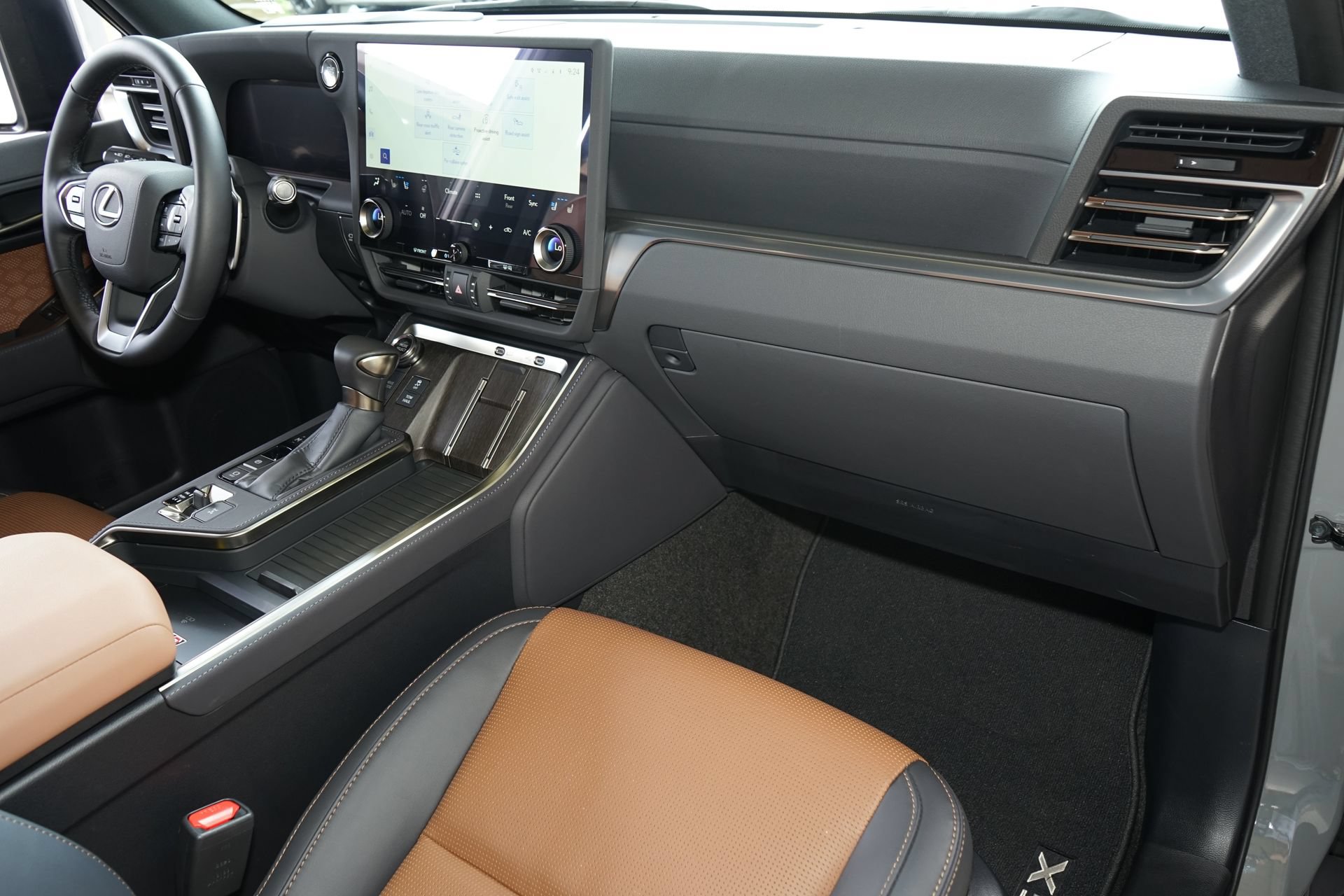 Used 2026 Lexus GX 550 w/ Accessory Package (31) AWD/4WD image 5