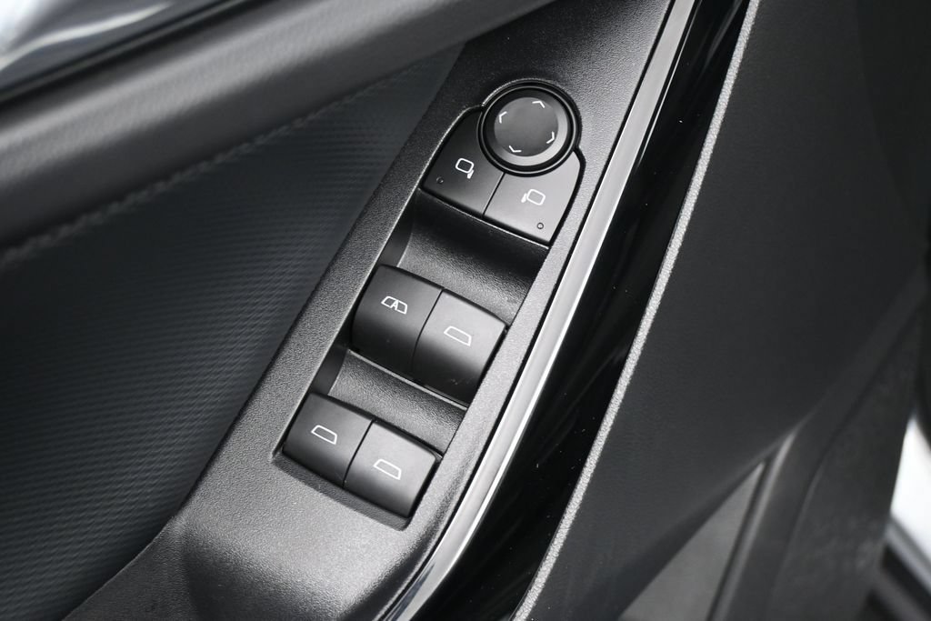 Used 2026 Chevrolet Equinox LT FWD image 13
