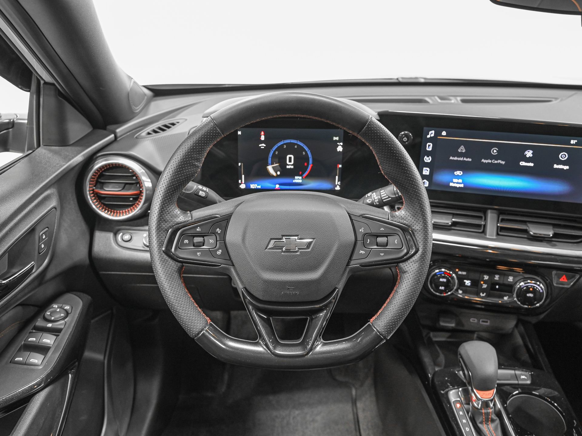 Used 2025 Chevrolet Trax RS w/ Sunroof Package image 16