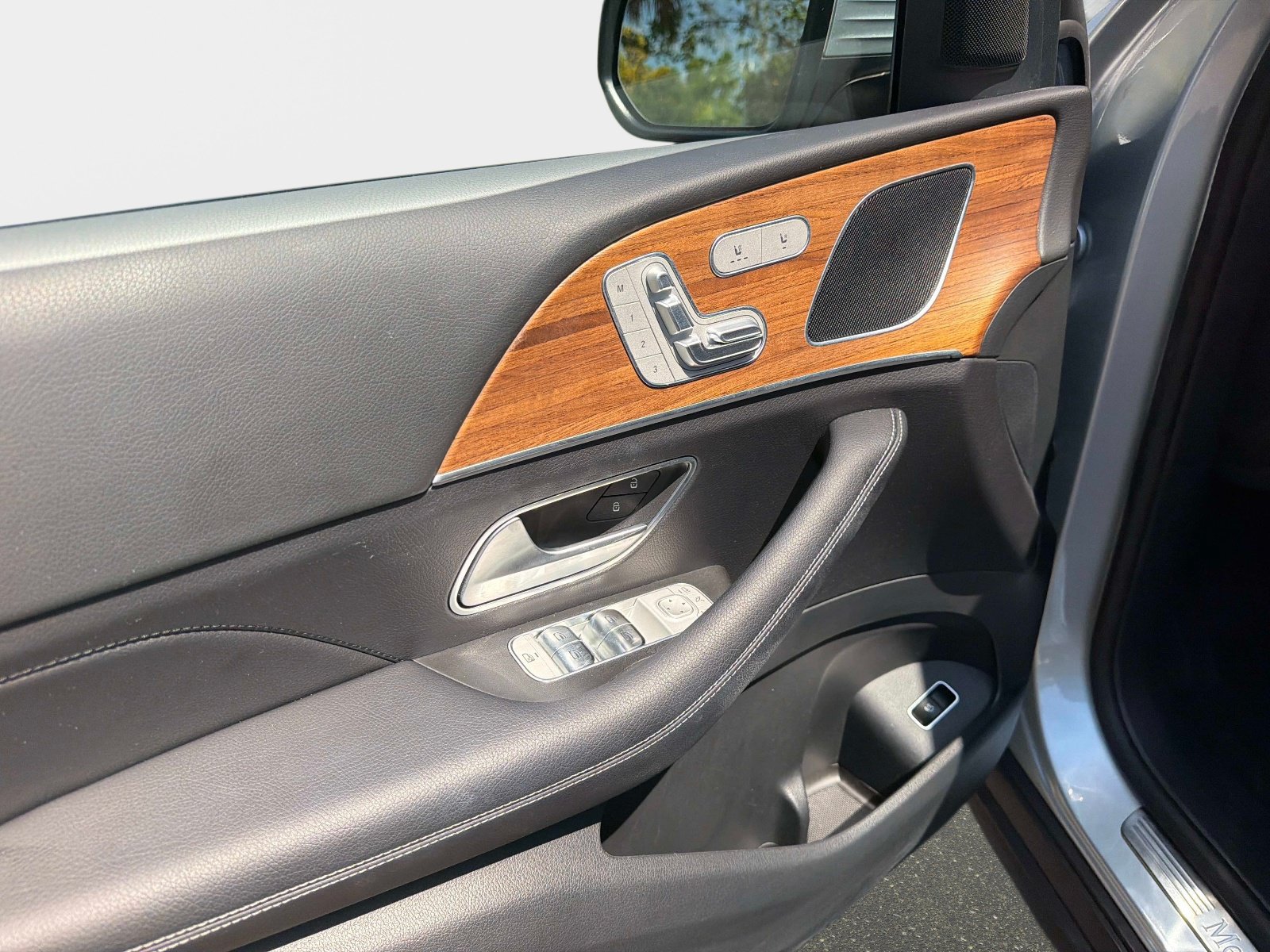 Certified 2025 Mercedes-Benz GLE 350 4MATIC w/ Winter Package image 20