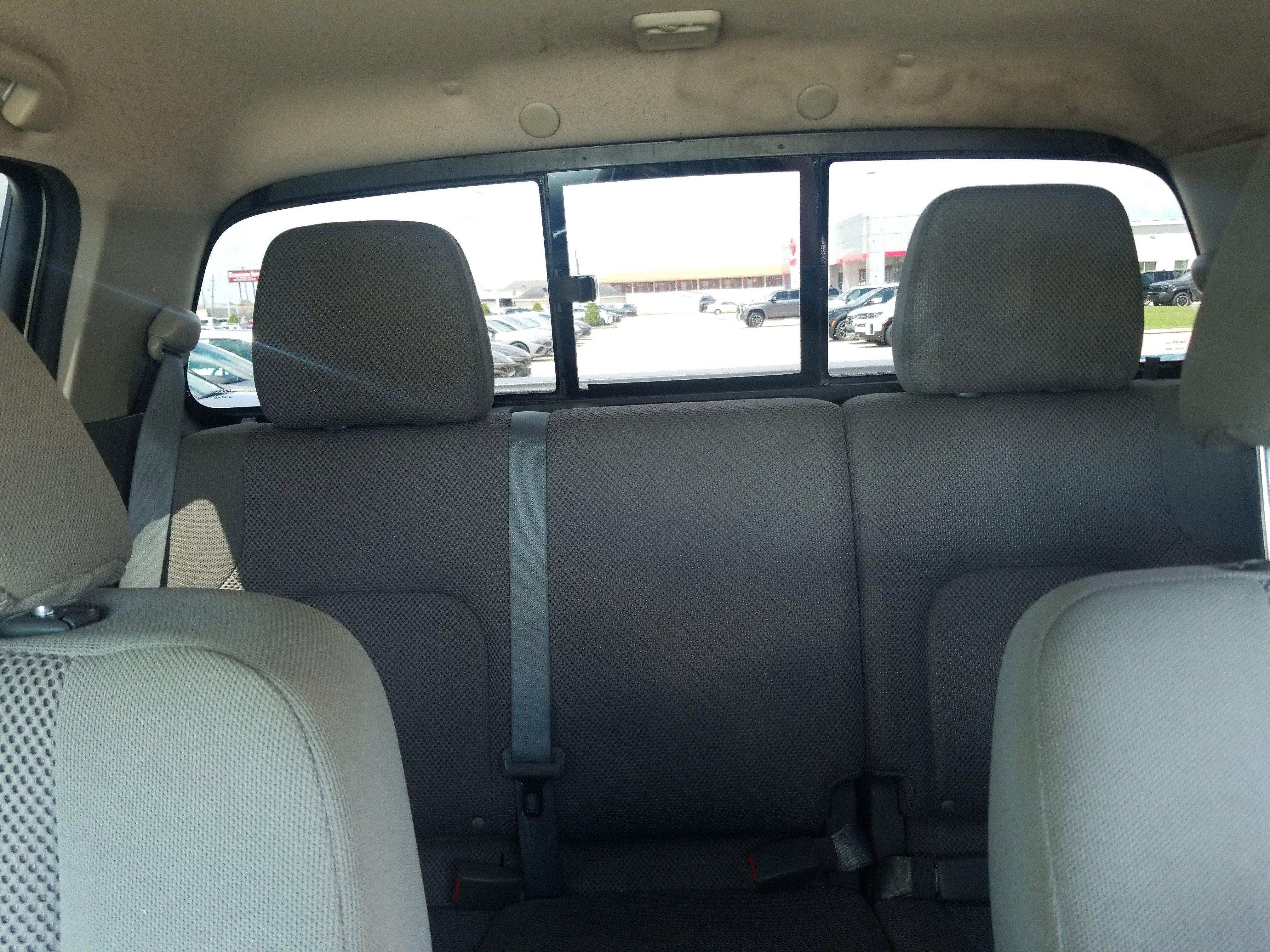 Used 2014 Nissan Frontier SV w/ SV Value Truck Package RWD image 19