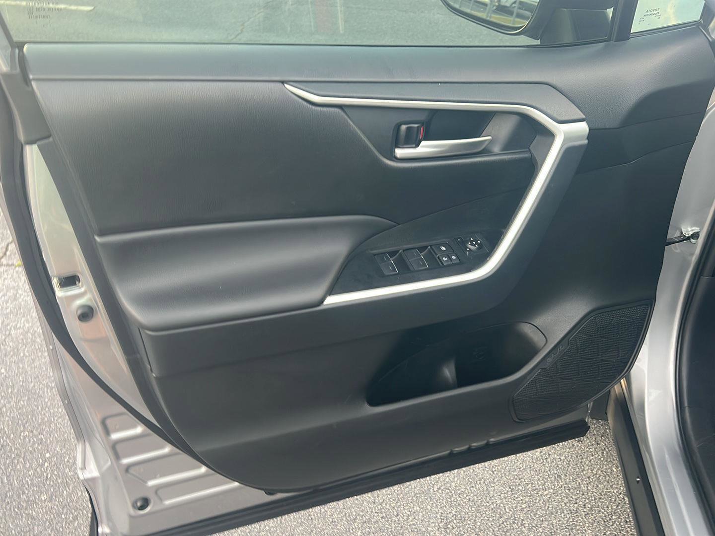 Certified 2025 Toyota RAV4 XLE Premium image 16