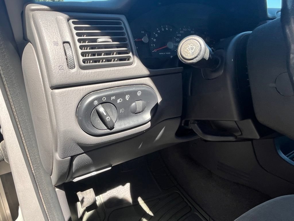 Used 2004 Ford Explorer XLT AWD/4WD image 15