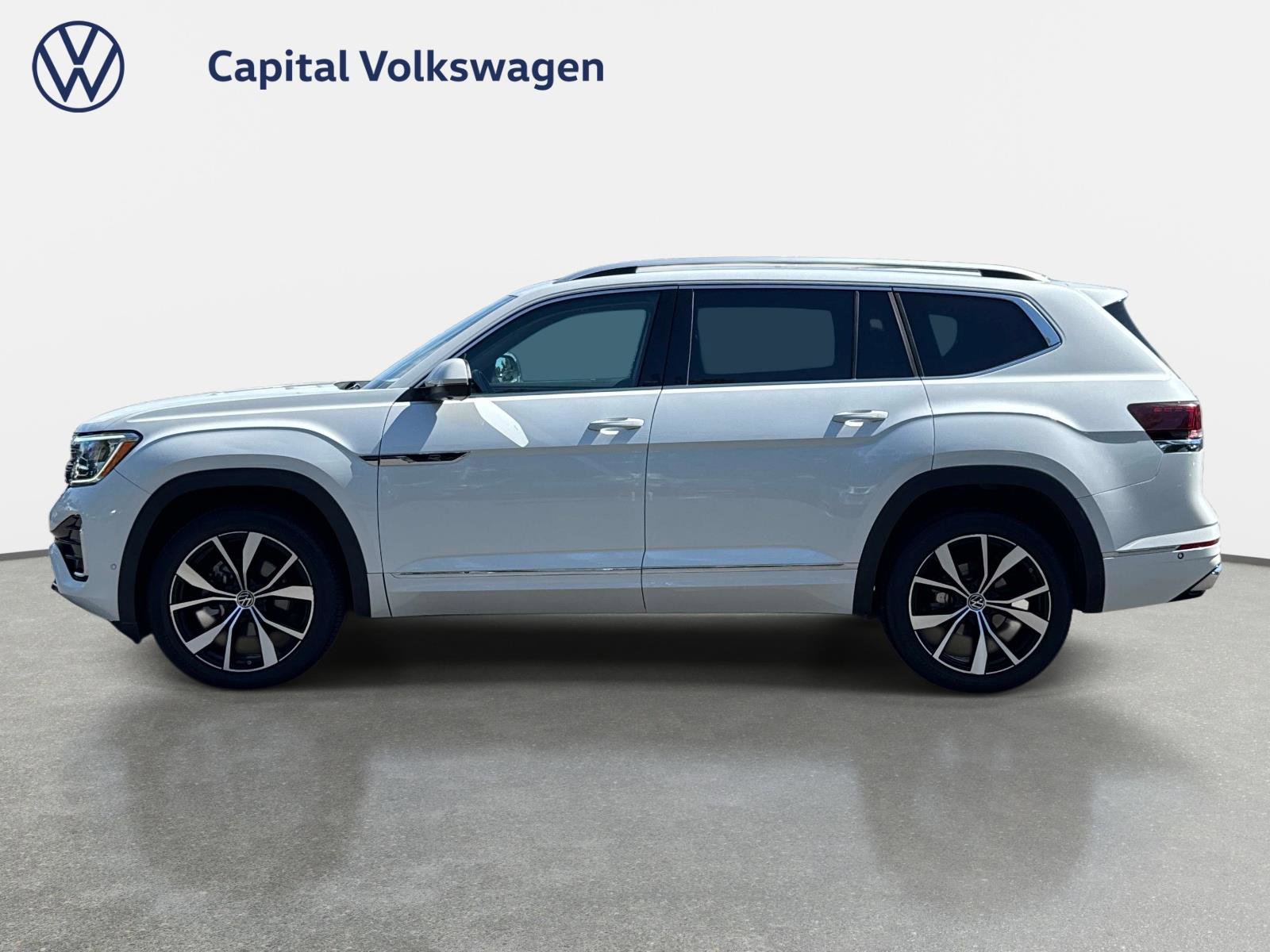 Certified 2024 Volkswagen Atlas SEL Premium R-Line AWD/4WD image 8