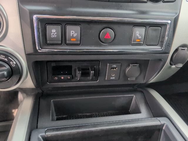 Used 2017 Nissan Titan PRO-4X image 35