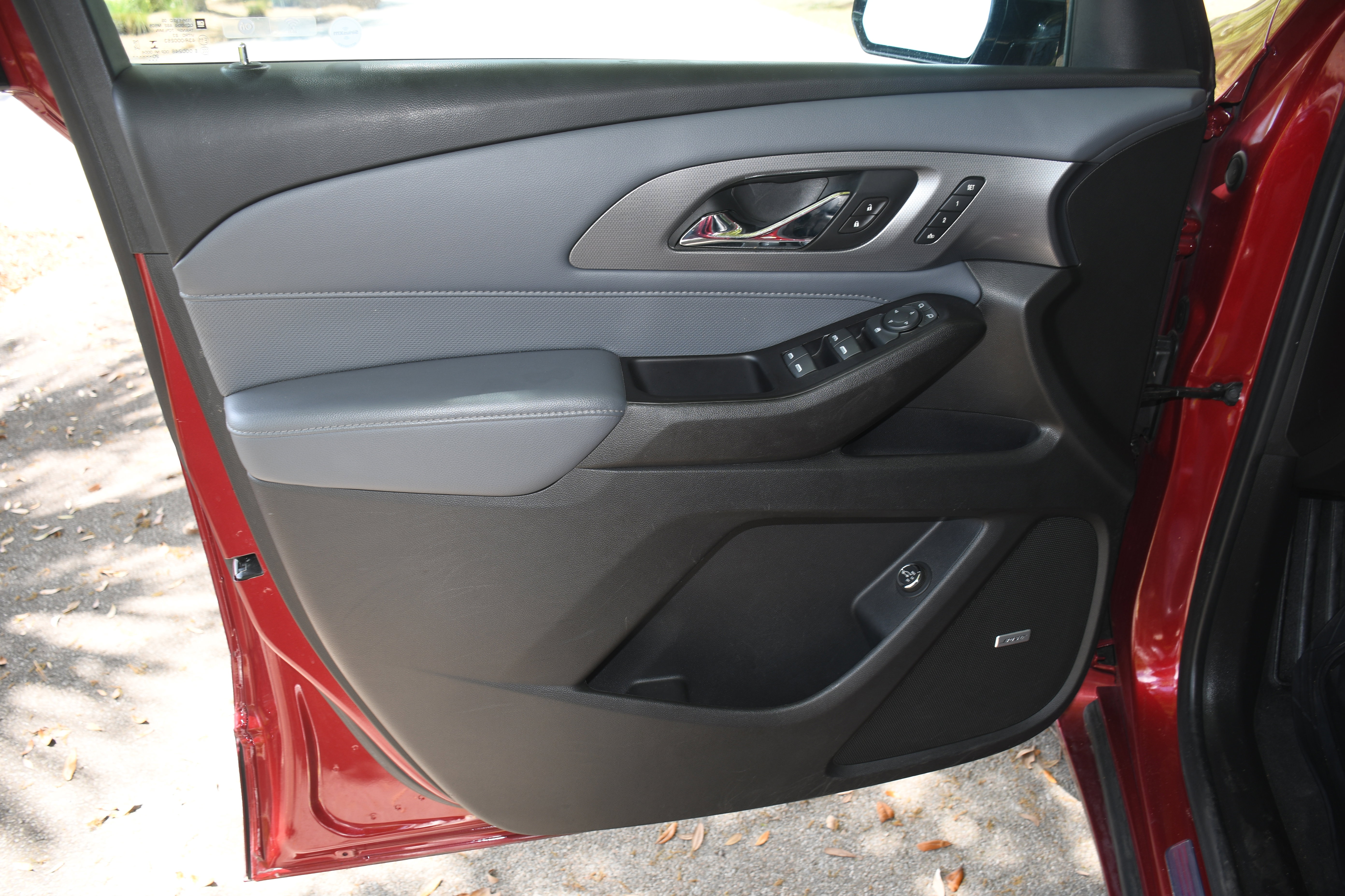 Used 2020 Chevrolet Traverse Premier FWD image 9