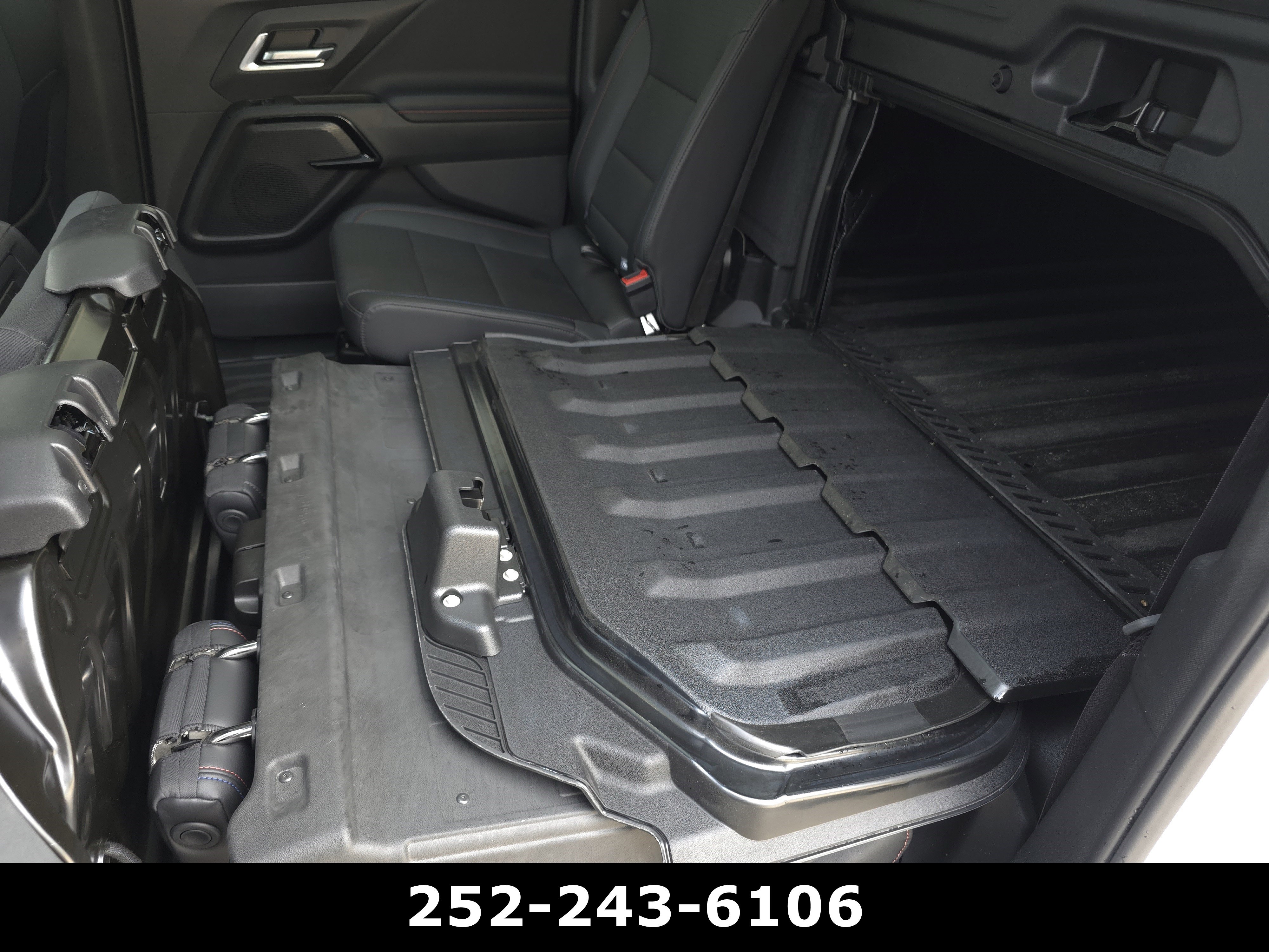 Used 2025 Chevrolet Silverado EV RST AWD/4WD image 31