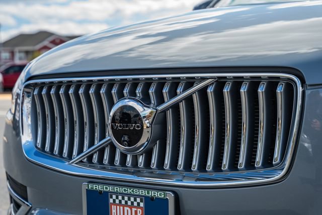 Used 2024 Volvo XC90 T8 Plus w/ Protection Package Premier image 12