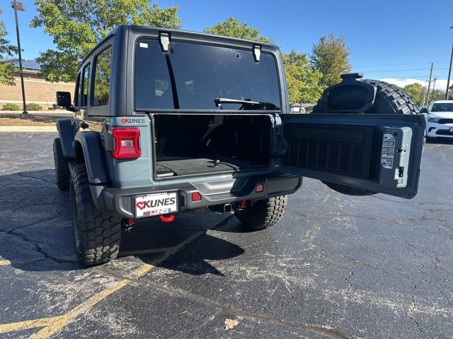 Used 2024 Jeep Wrangler Unlimited Rubicon w/ Technology Group image 19