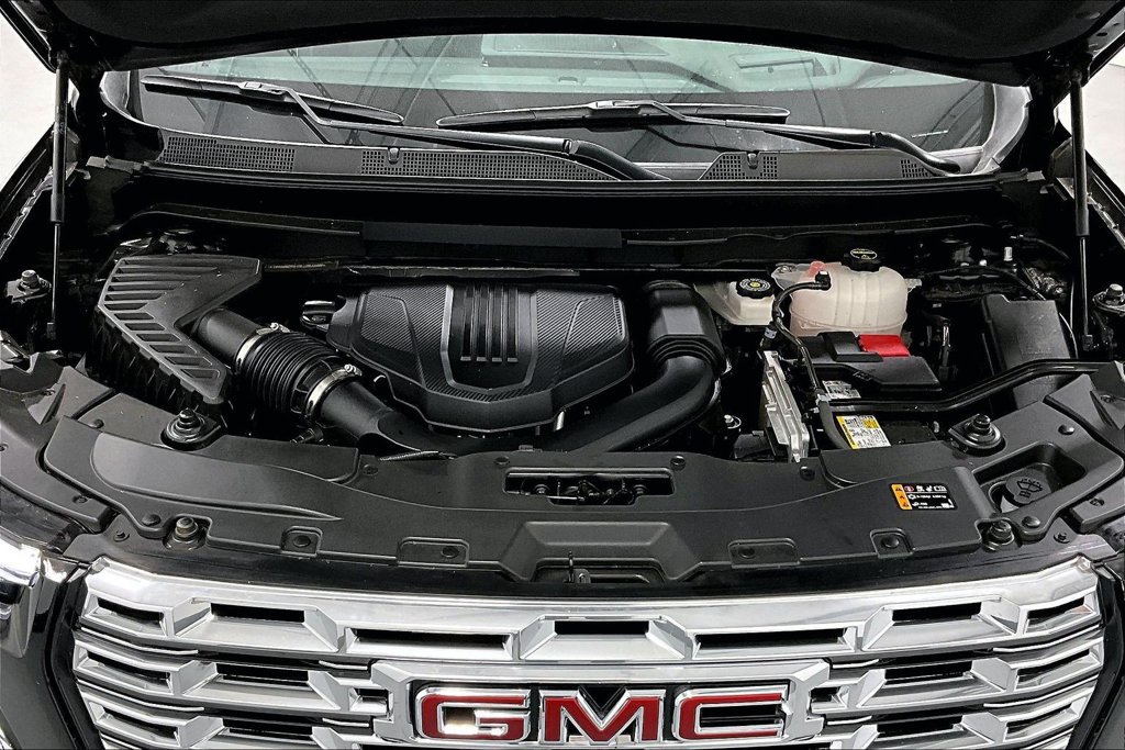 Used 2025 GMC Acadia Denali w/ Super Cruise Package FWD image 11