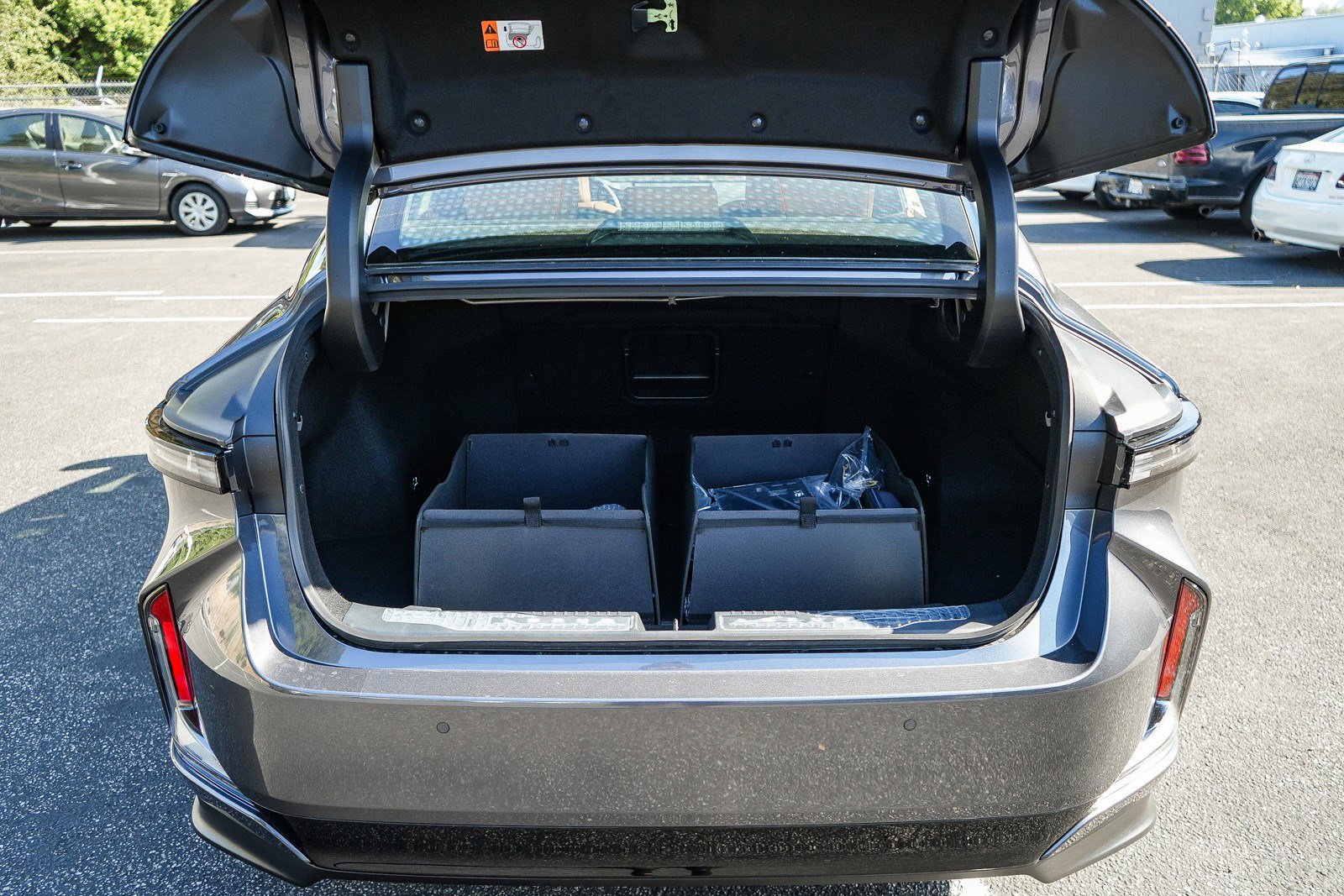New 2026 Lexus ES 350e FWD image 25