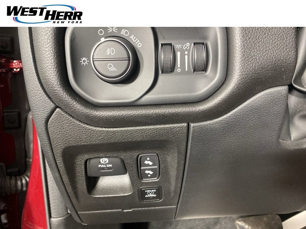 Used 2023 RAM 1500 Laramie AWD/4WD image 9