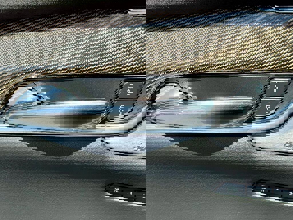 Certified 2024 Cadillac XT6 Sport w/ LPO, ONYX Package image 17