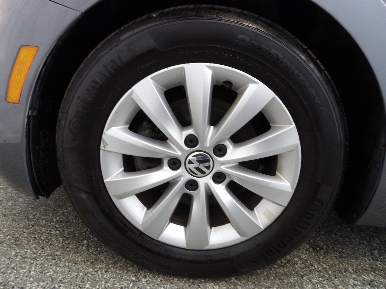 Used 2013 Volkswagen Beetle 2.5 FWD image 15