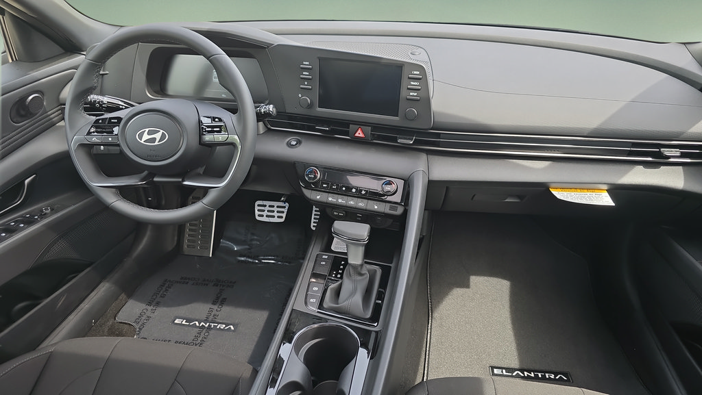 New 2026 Hyundai Elantra SEL Sport Premium FWD image 11