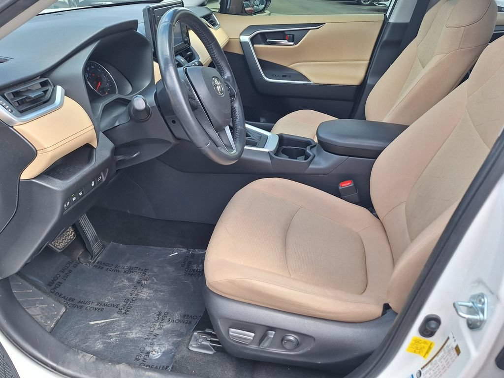 Used 2019 Toyota RAV4 XLE w/ Convenience Package AWD/4WD image 10