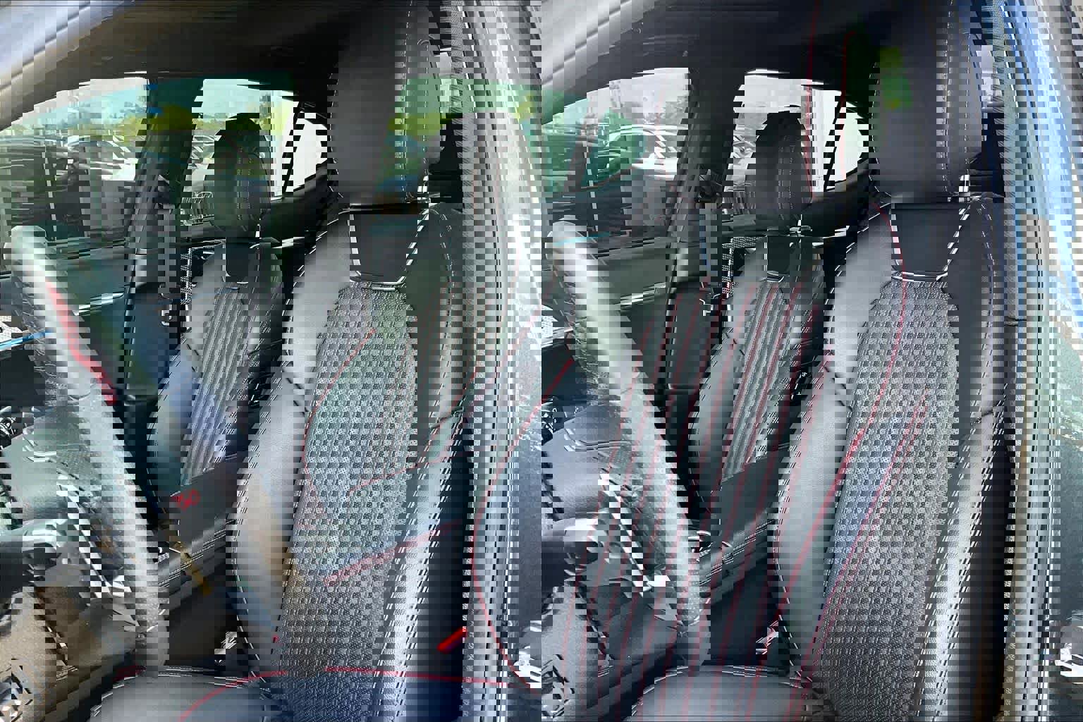 Used 2023 Genesis G70 2.0T w/ Sport Prestige Package image 7