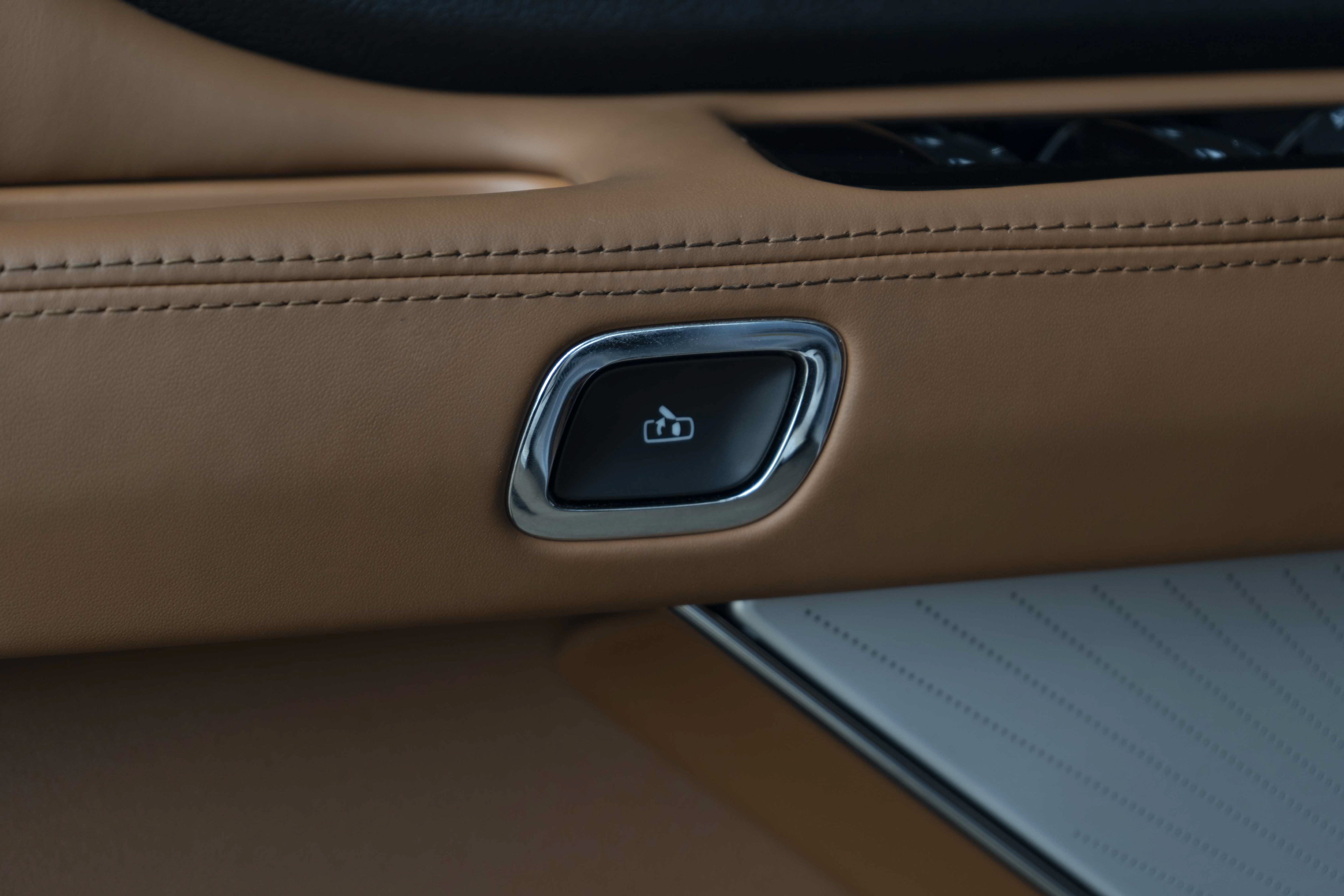 Used 2025 Lincoln Aviator Black Label AWD/4WD image 38