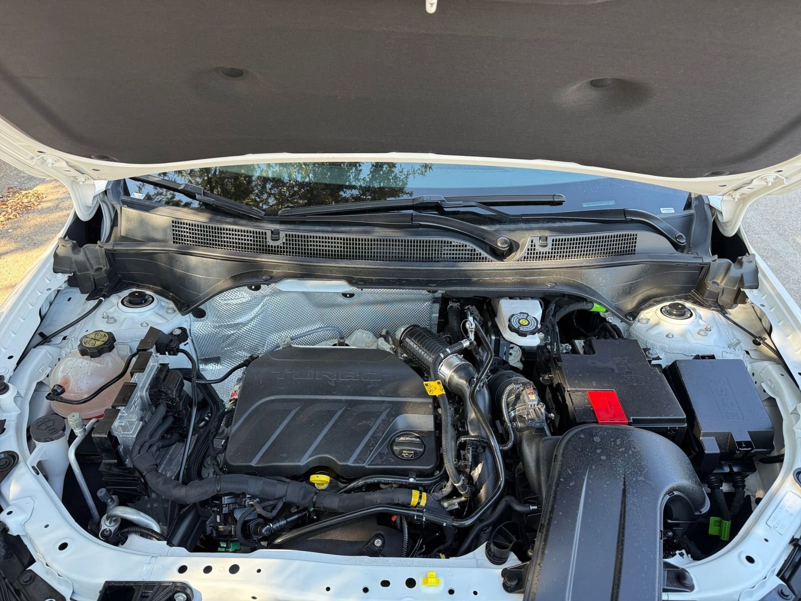 Used 2025 Buick Envista Sport Touring image 32