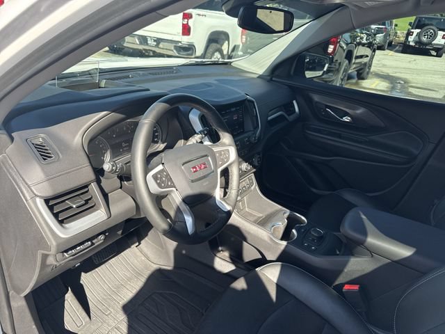 Used 2023 GMC Terrain SLT w/ Tech Package FWD image 10