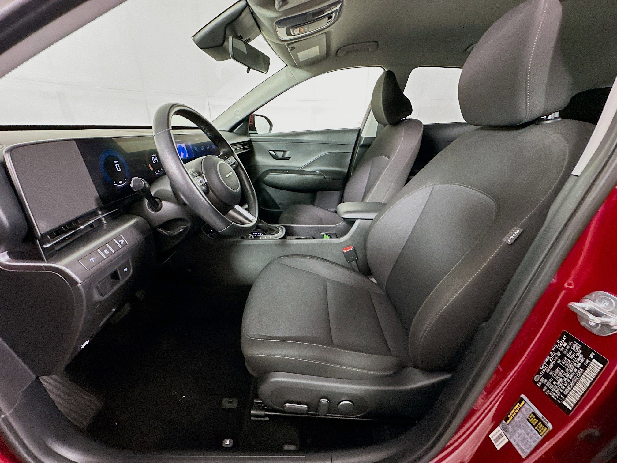 Used 2025 Hyundai Kona SEL image 13